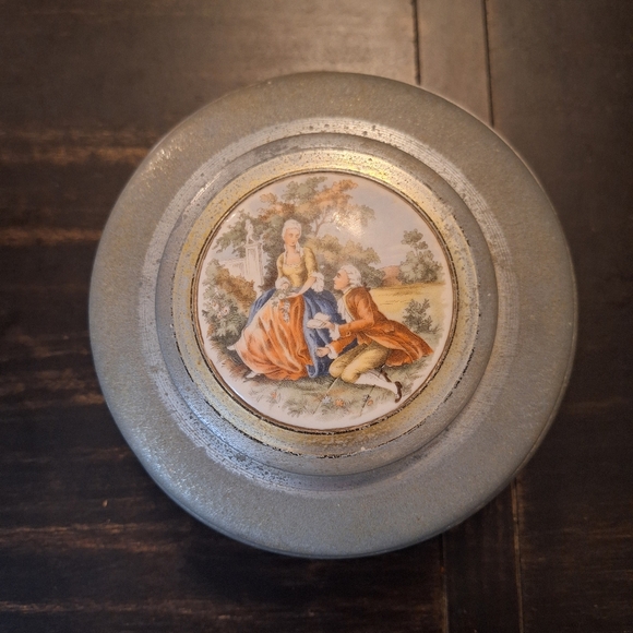 Vintage Victorian Musical Powder Box